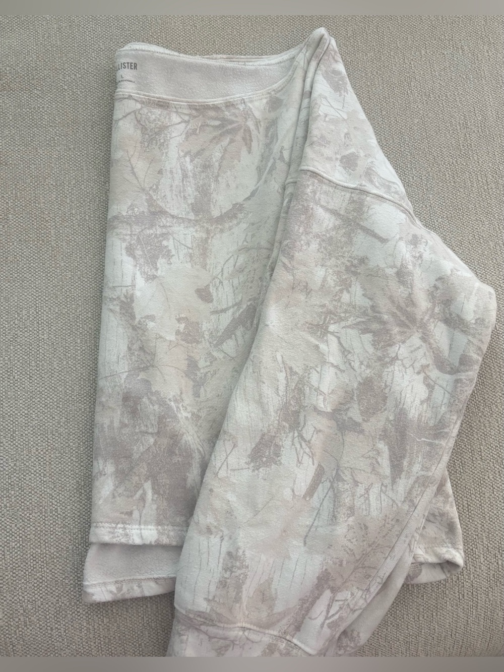 Hollister Camo Off-Shoulder Long Sleeve Sweatshirt - Picture 2 of 4